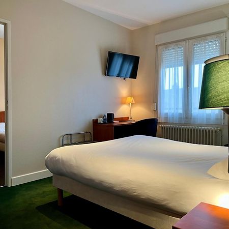 Hotel Logis Saint Louis La Suze-sur-Sarthe Exterior foto